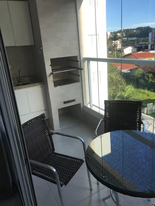 Toninhas Ap Novo E Mobiliado Com Piscina Apartamento *