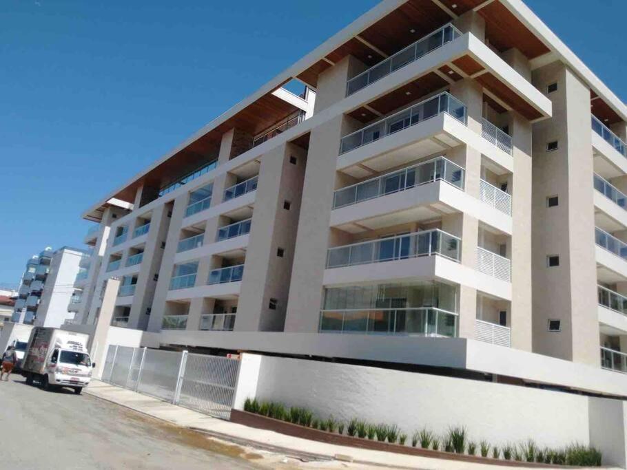 Toninhas Ap Novo E Mobiliado Com Piscina *
